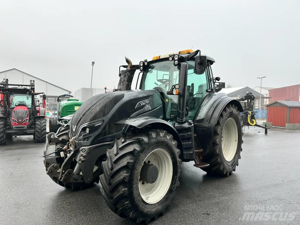 Valtra T 214 D Traktorok