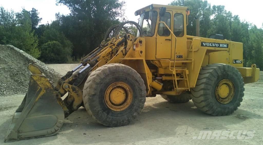 Volvo L 160 Gumikerekes homlokrakodók