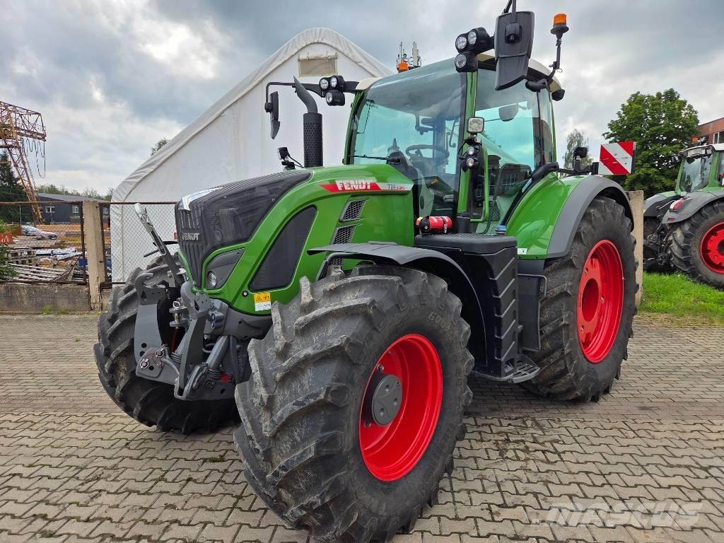 Fendt 724 Vario Traktorok