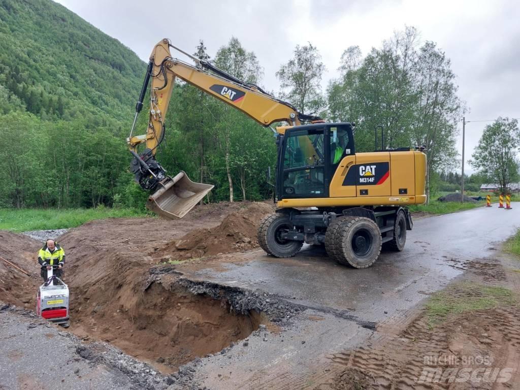 CAT M 314 F Gumikerekes kotrók
