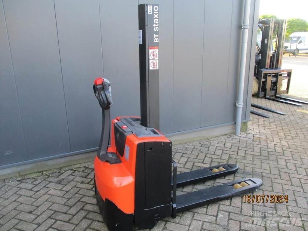 BT SWE 080L Gyalogkíséretű targonca