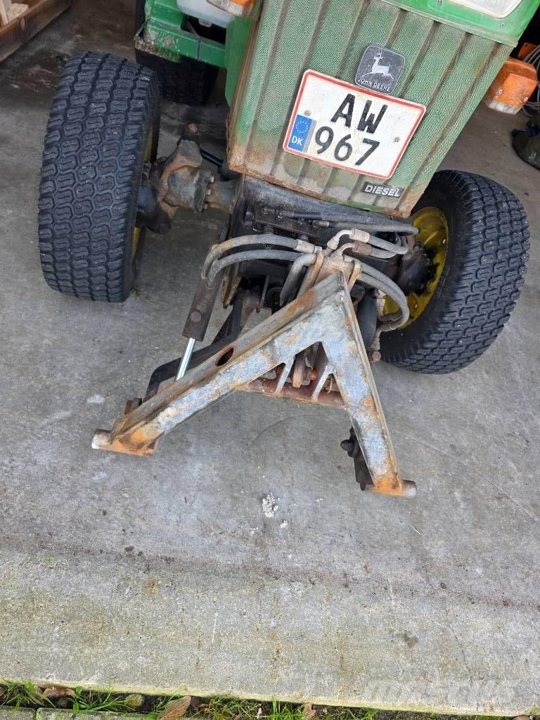 John Deere 855 Kompakt traktorok