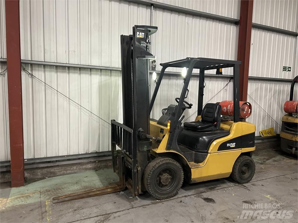 CAT GP25NT Gázüzemű targoncák