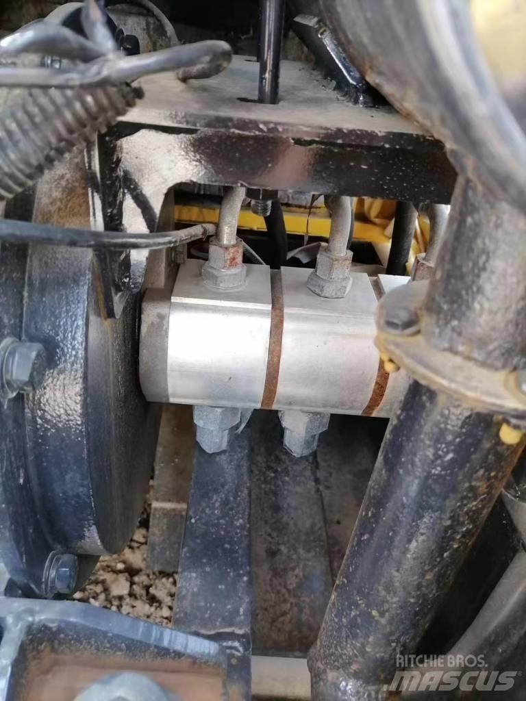 Komatsu PC18 Lánctalpas kotrók