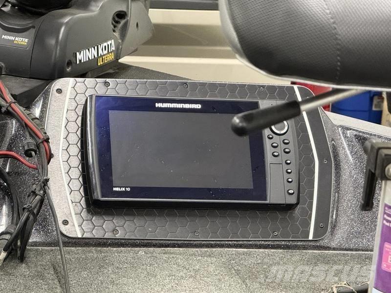  Skeeter WX2200 munkacsónakok/uszályok