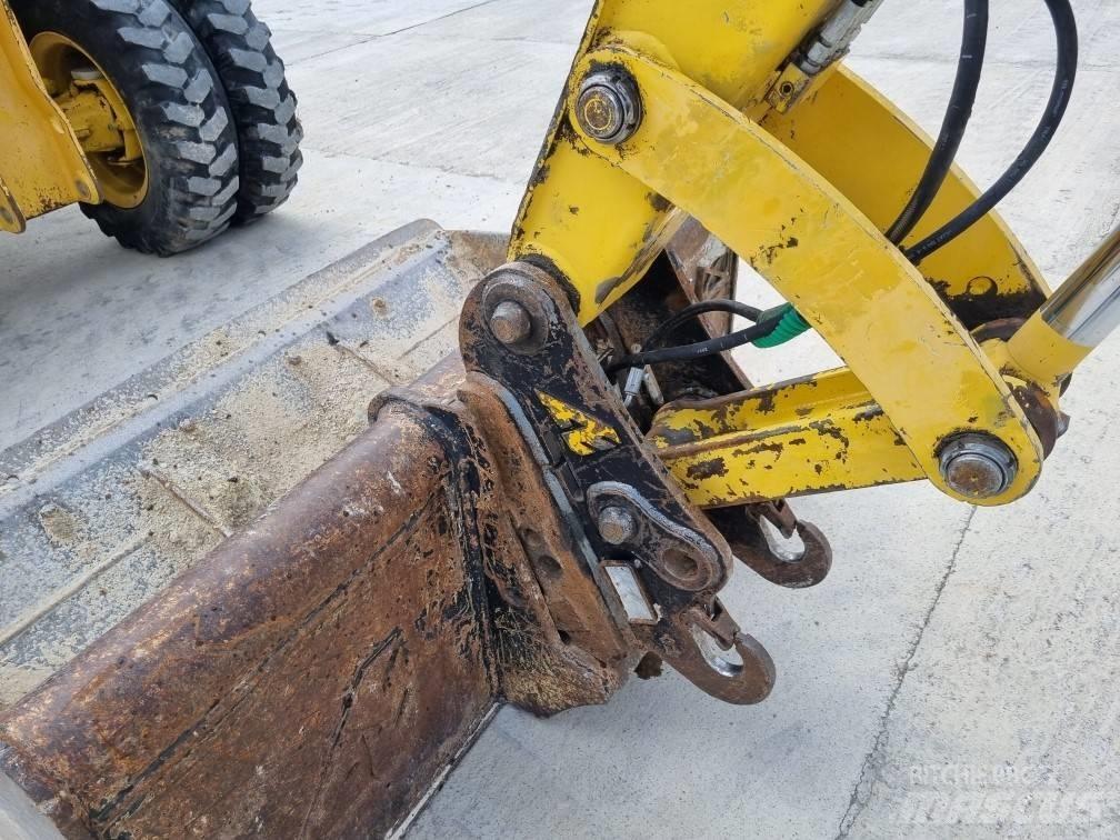 Komatsu PW 118 MR-8 Gumikerekes kotrók
