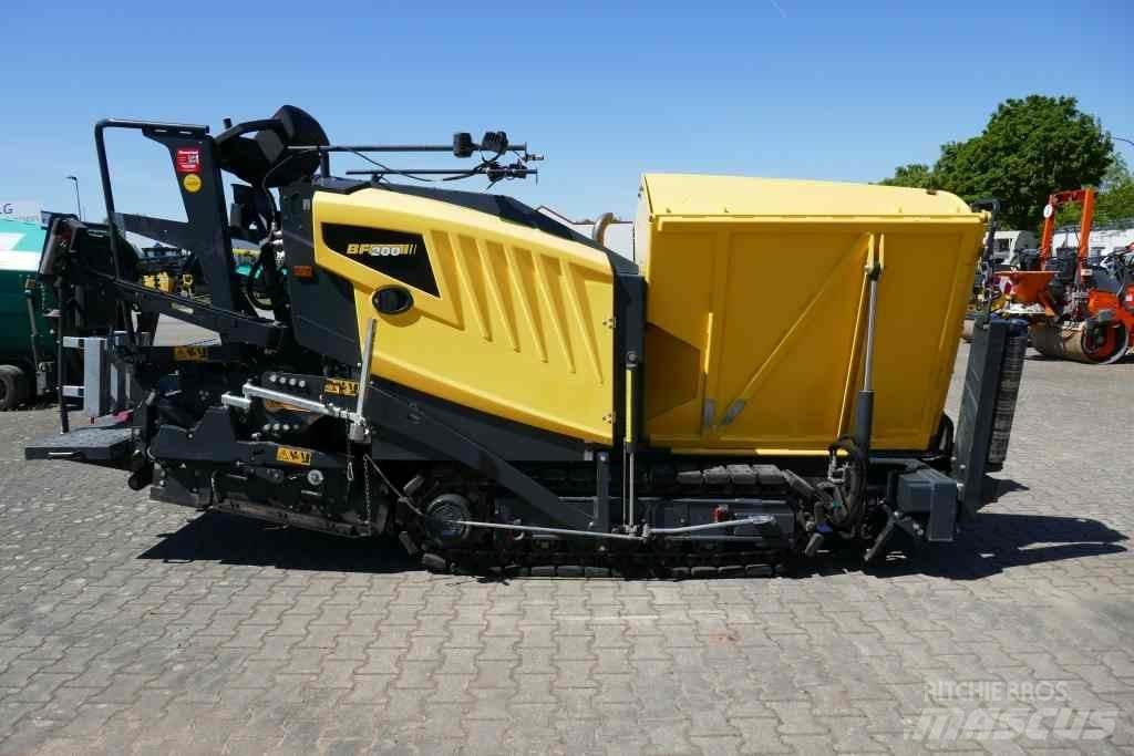 Bomag BF 200 C-2 Kis azfaltozó gépek