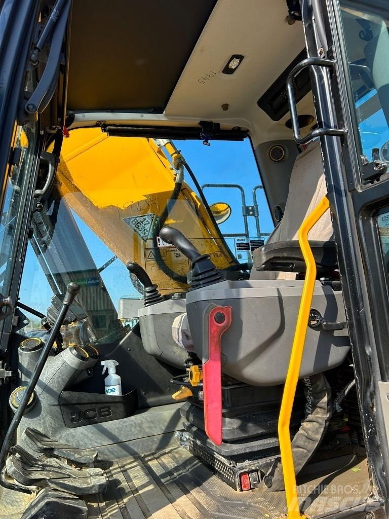 JCB 220X L Lánctalpas kotrók