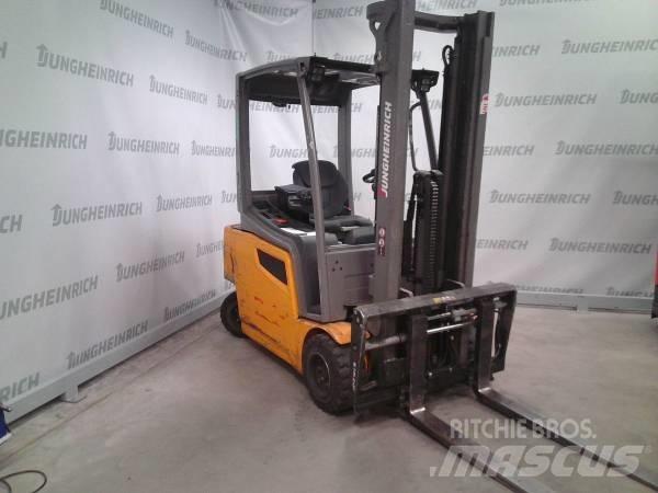 Jungheinrich EFG 320 Elektromos targoncák