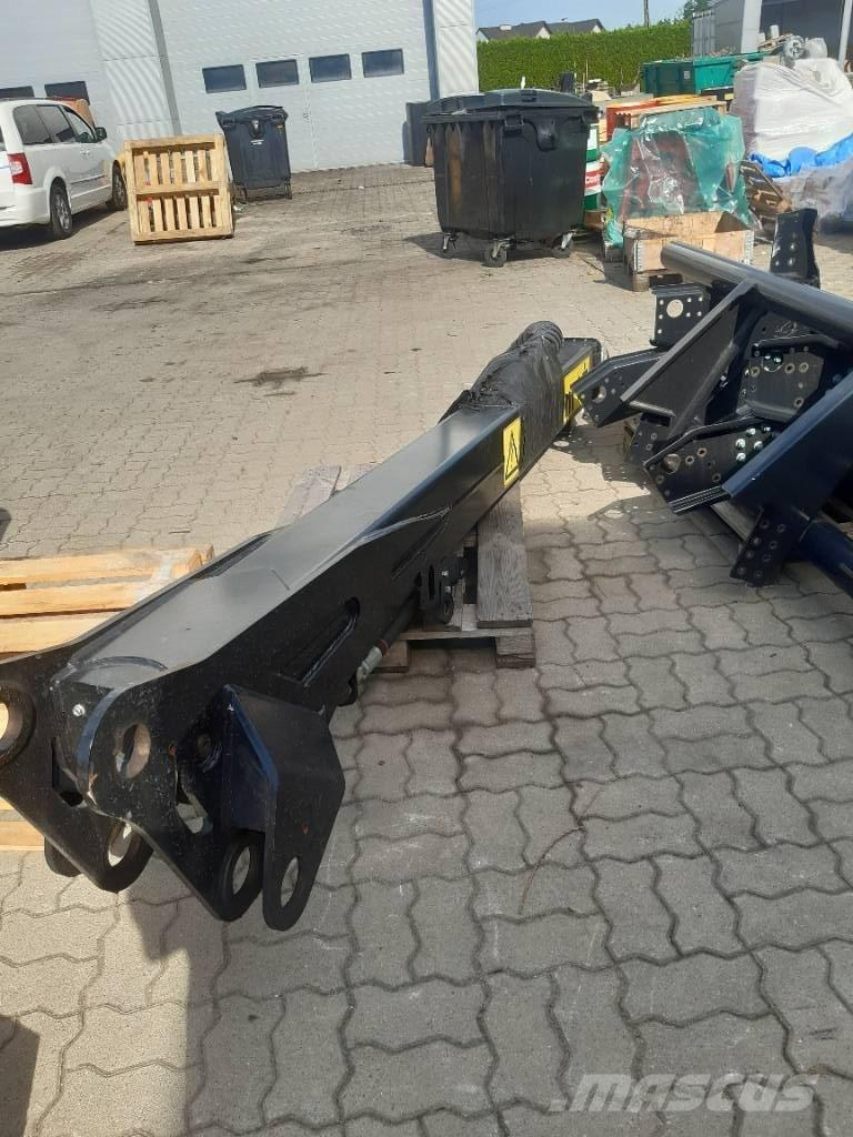 Komatsu 901.6 Betakarító daruk