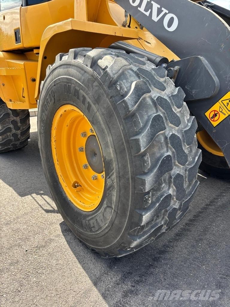 Volvo L 30 G Gumikerekes homlokrakodók