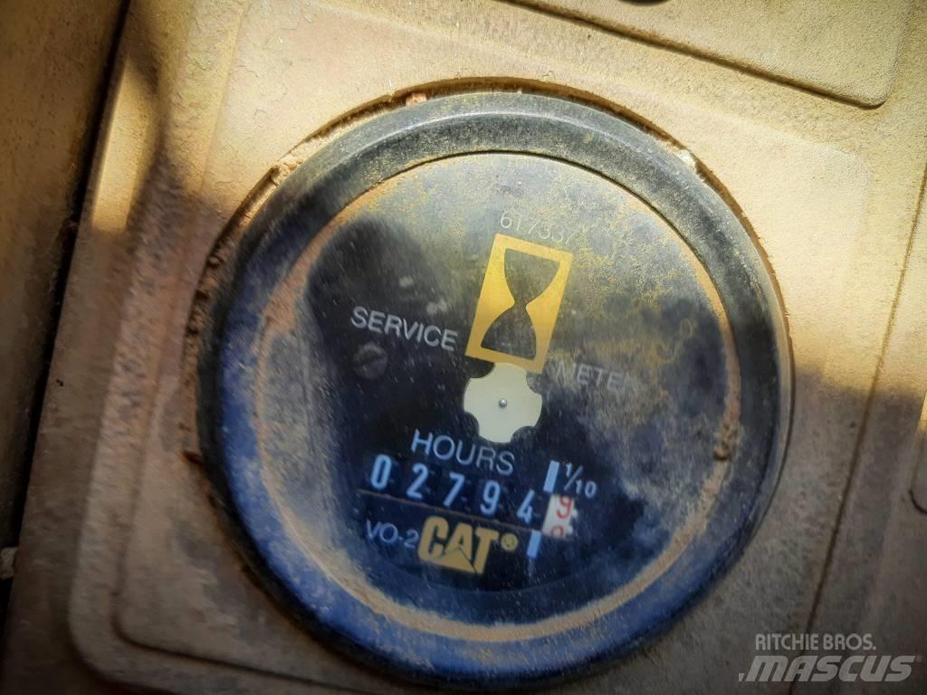 CAT 936 Gumikerekes homlokrakodók