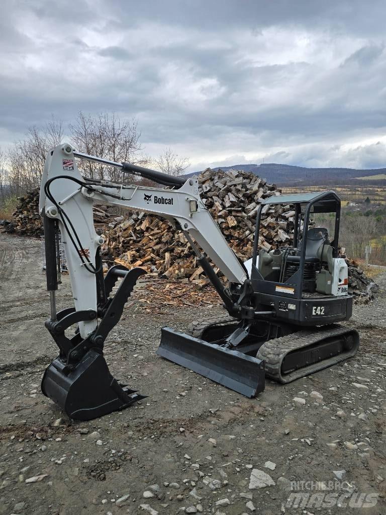 Bobcat E 42 Mini kotrók < 7t