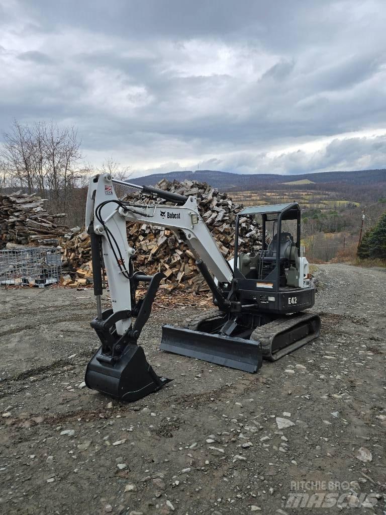 Bobcat E 42 Mini kotrók < 7t