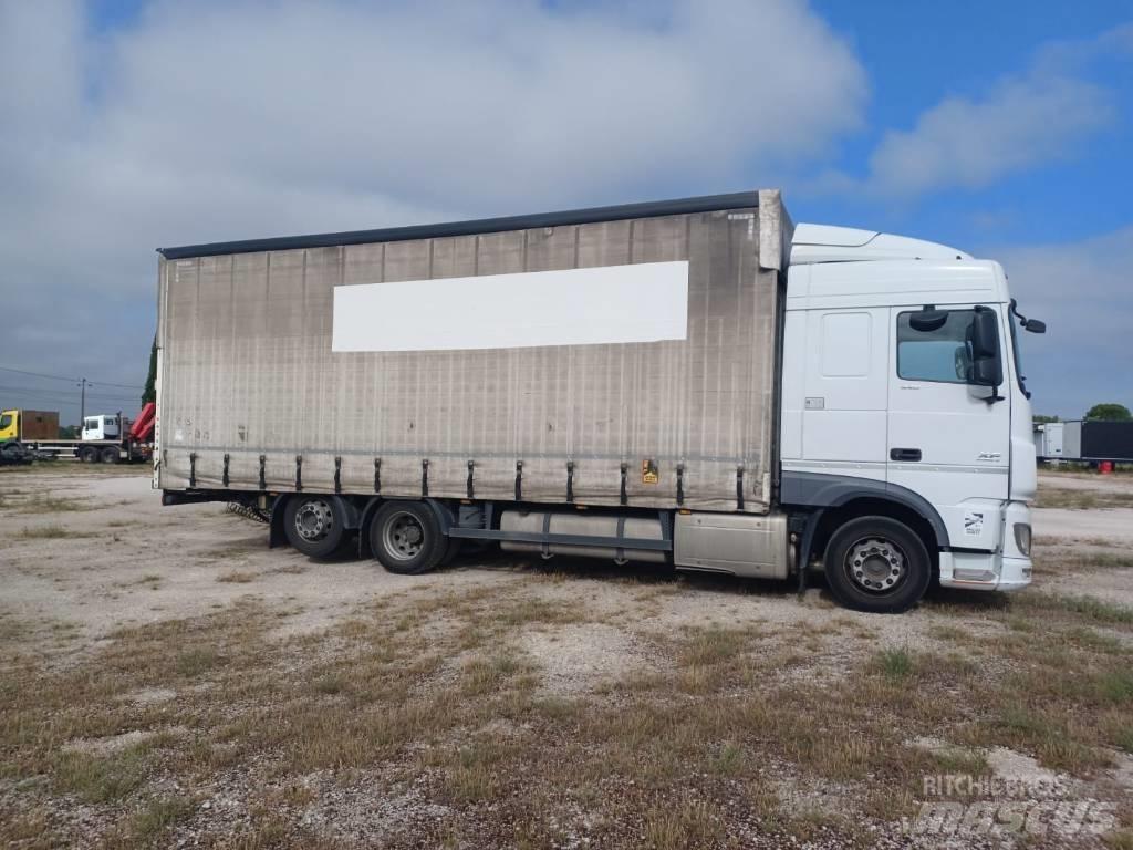 DAF XF 440 Elhúzható ponyvás