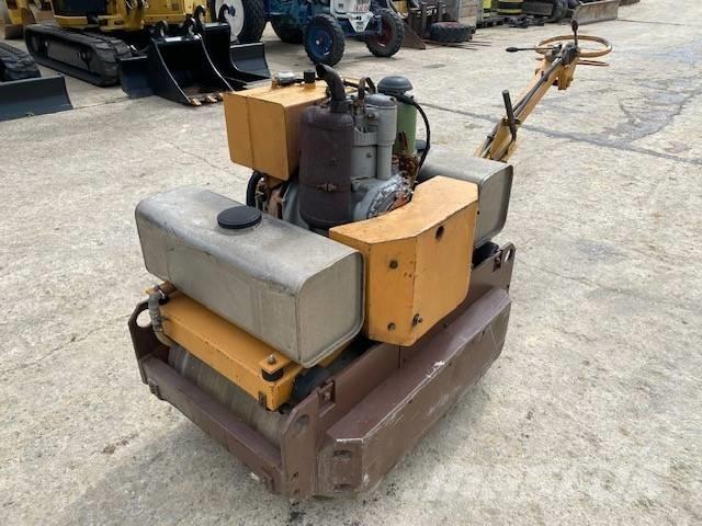 CASE Vibromax W 70 Ikerdobos hengerek