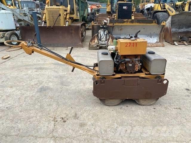 CASE Vibromax W 70 Ikerdobos hengerek