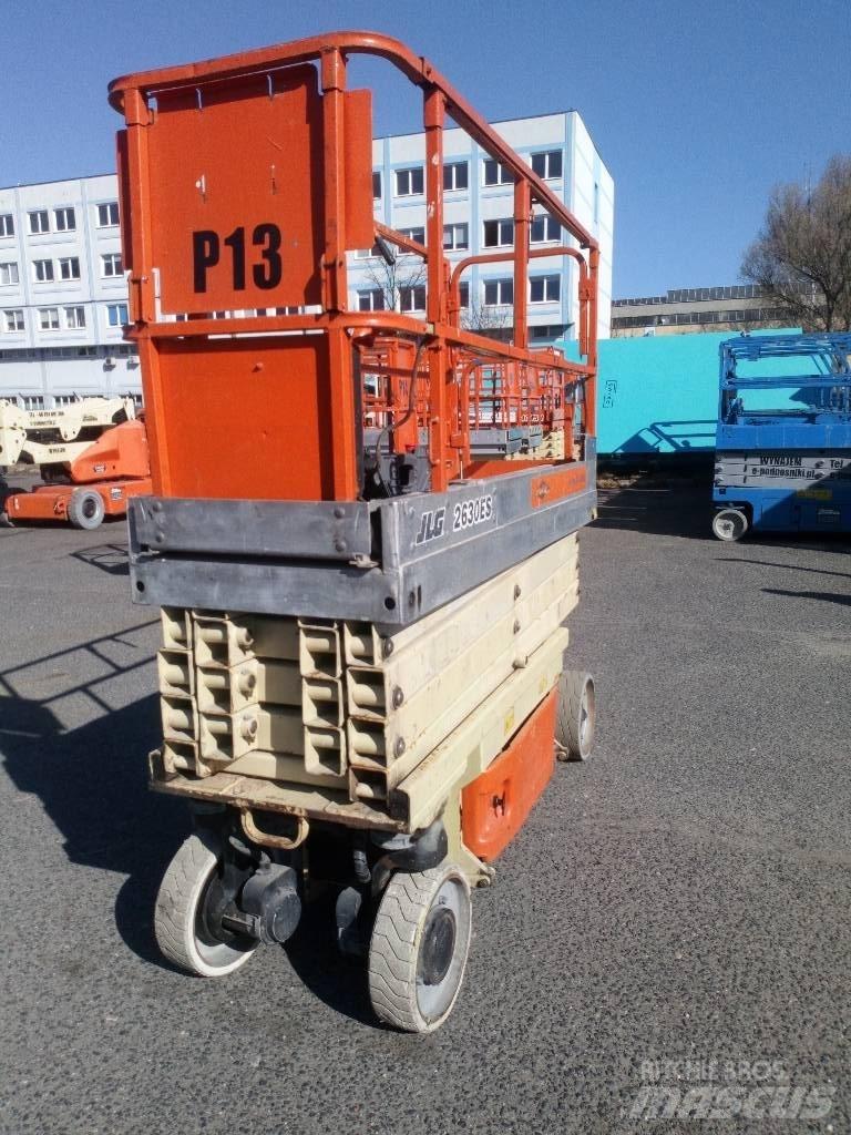 JLG 2630 ES Ollós emelők