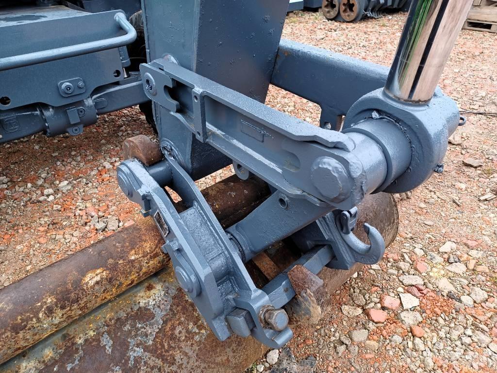 Atlas 150 W Gumikerekes kotrók