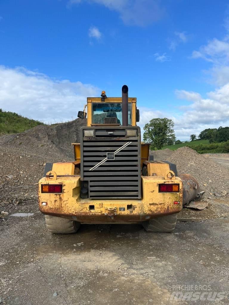Volvo L 180 C Gumikerekes homlokrakodók