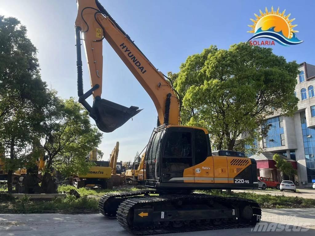 Hyundai R220-9S Gumikerekes kotrók