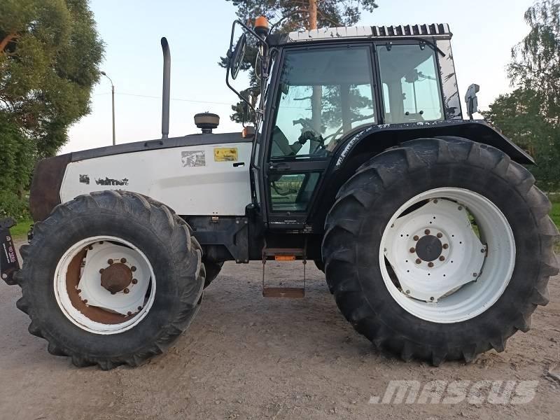 Valmet 8100 Traktorok