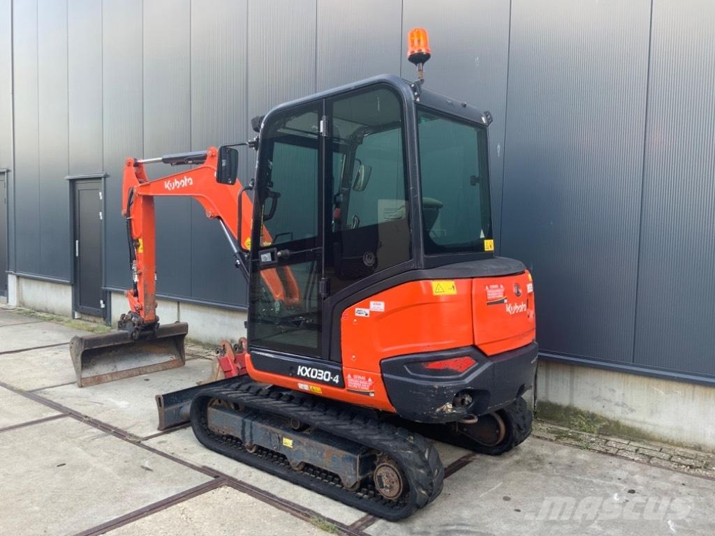 Kubota KX 030-4 Mini kotrók < 7t