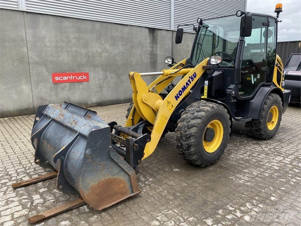 Komatsu WA70M-8EO Univerzális rakodók