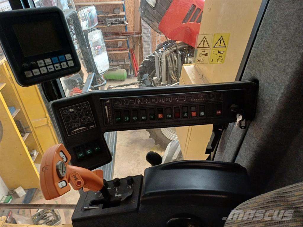 New Holland TX68 Kombájnok