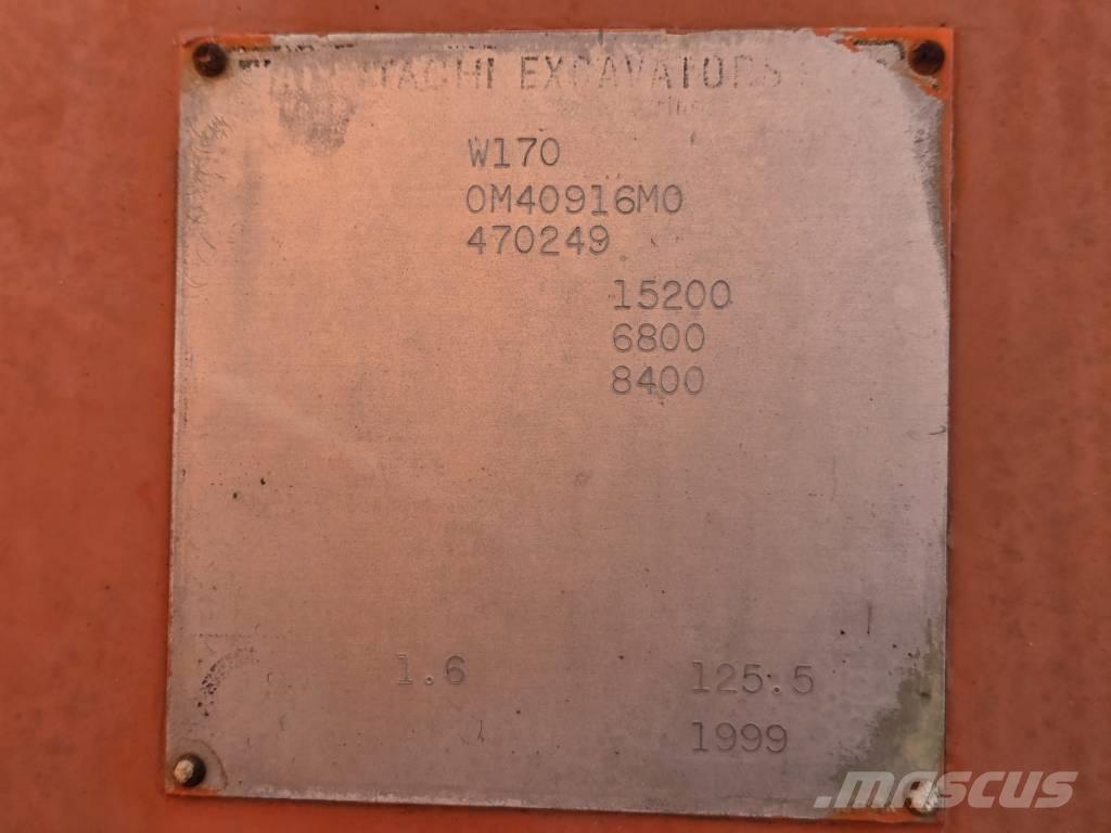Fiat-Hitachi W170 Gumikerekes homlokrakodók