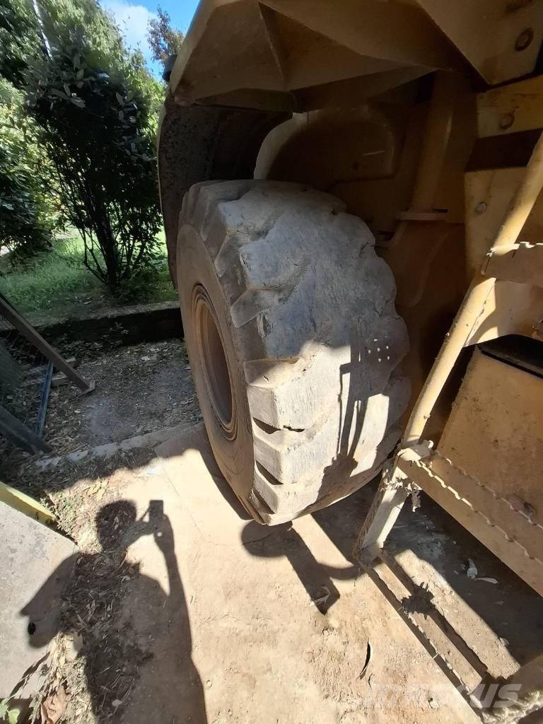 CAT 930 G Gumikerekes homlokrakodók