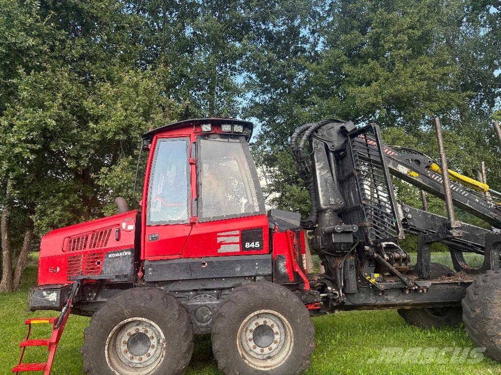 Komatsu 845 Kihordók