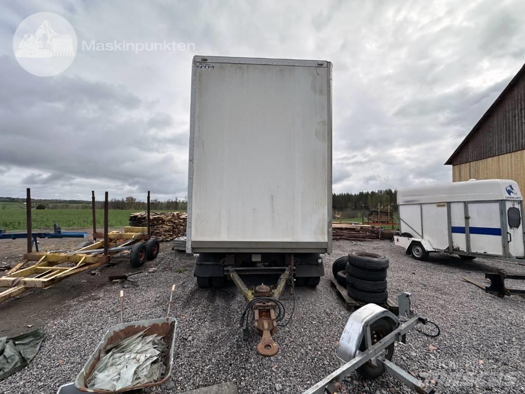 NTM UTP-39L Dobozos pótkocsik