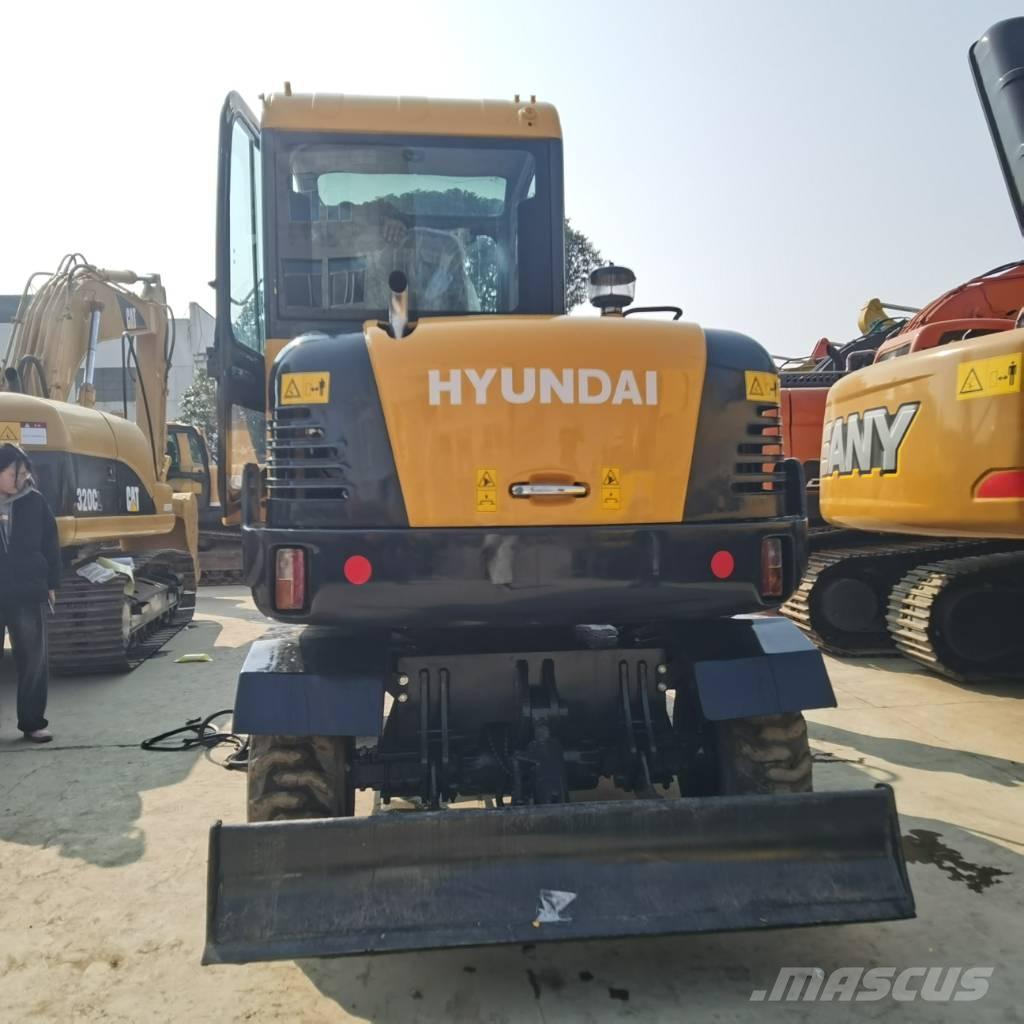 Hyundai R60W-9 Gumikerekes kotrók