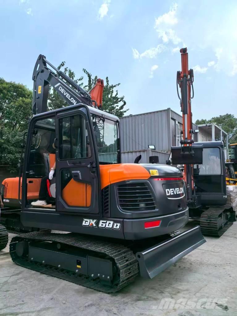 Develon DX 60 D Lánctalpas kotrók