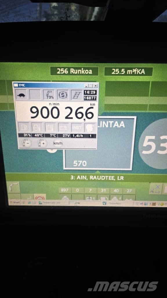 John Deere 770 D Betakarítók