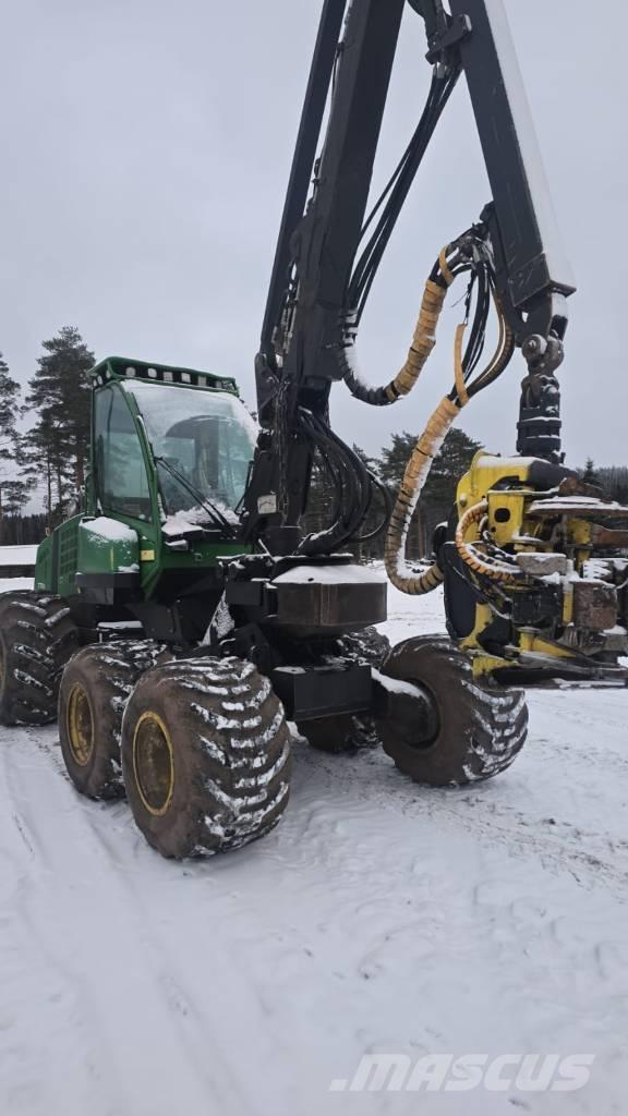 John Deere 770 D Betakarítók