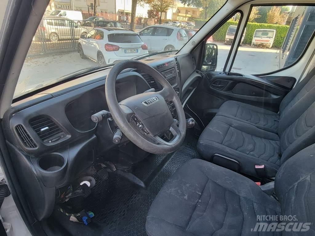 Iveco DAILY E6 Vezetőfülke és belső tartozékok