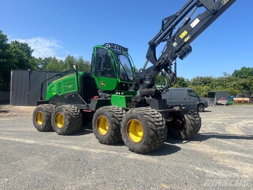 John Deere 1270 G Betakarítók