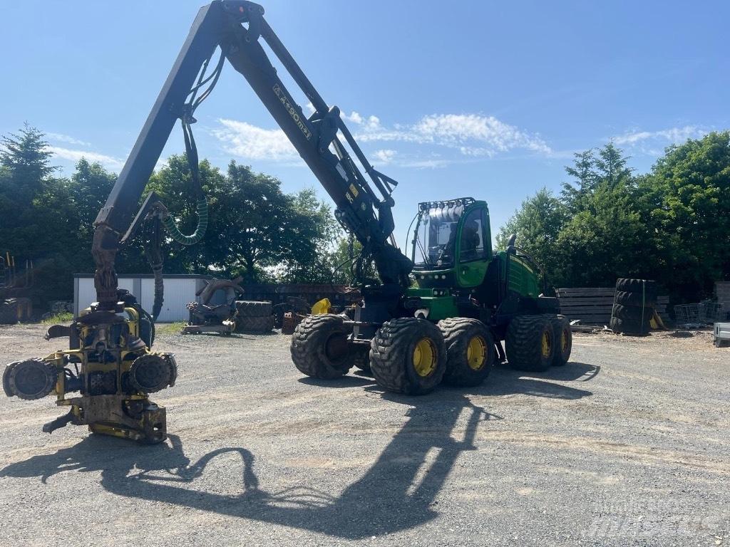John Deere 1270 G Betakarítók