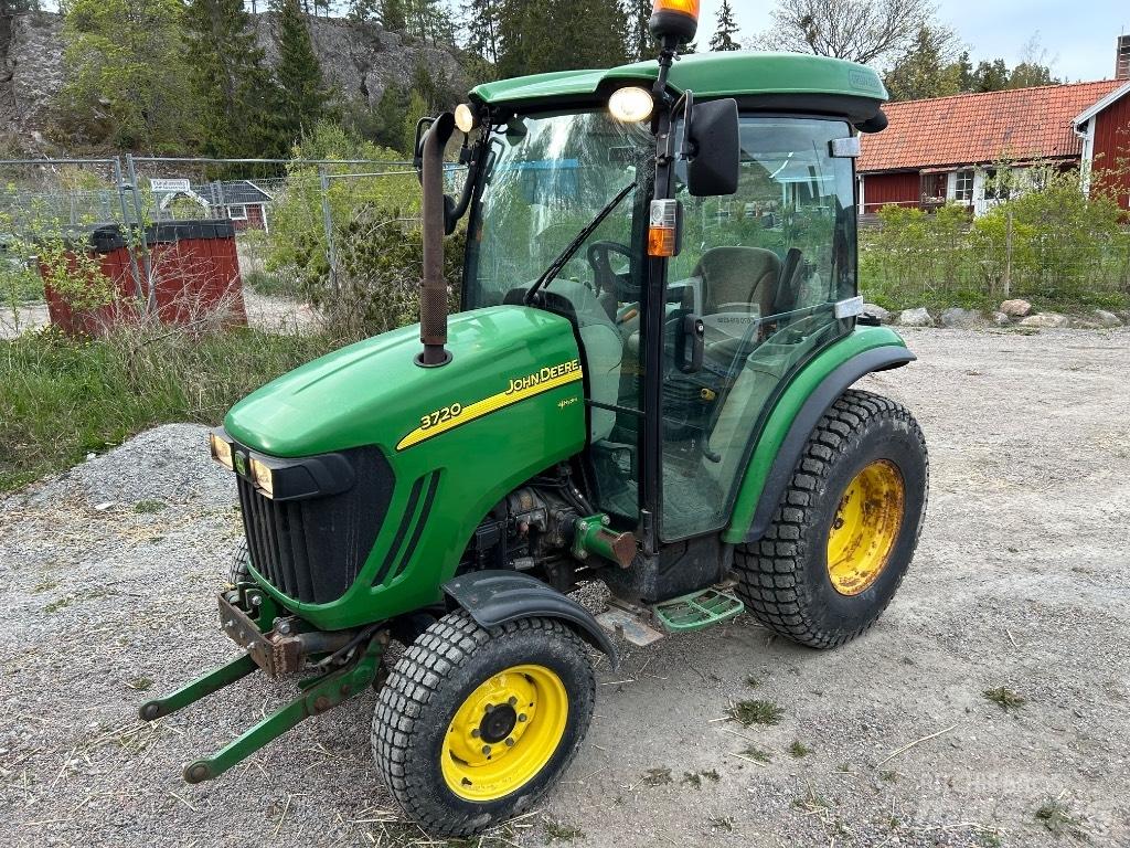 John Deere 3720 Traktorok