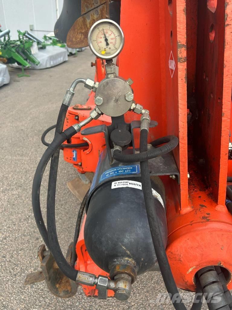 Kuhn Vari-Master 122 Váltvaforgató ekék