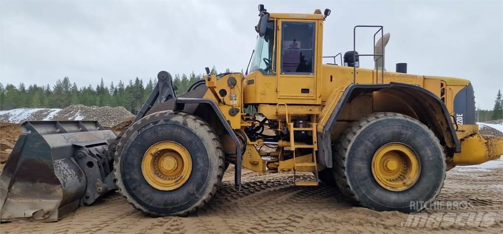 Volvo L220E Gumikerekes homlokrakodók