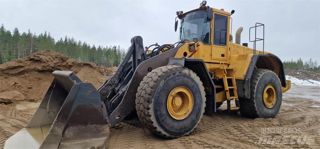 Volvo L220E Gumikerekes homlokrakodók