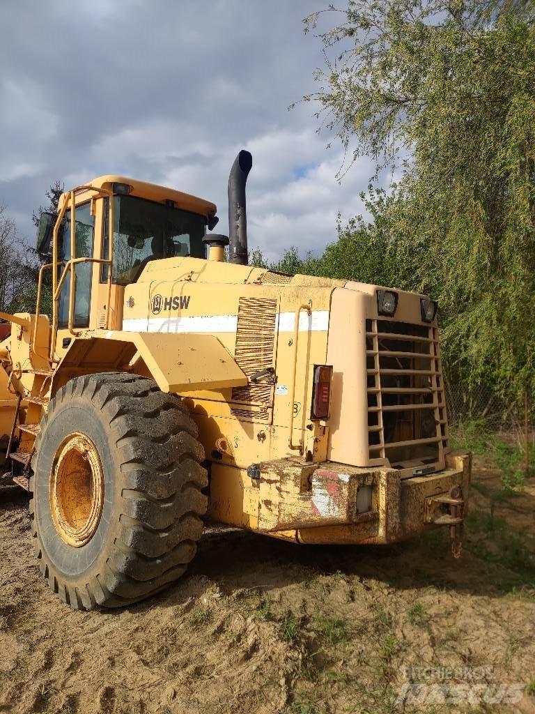 HSW 530E Gumikerekes homlokrakodók