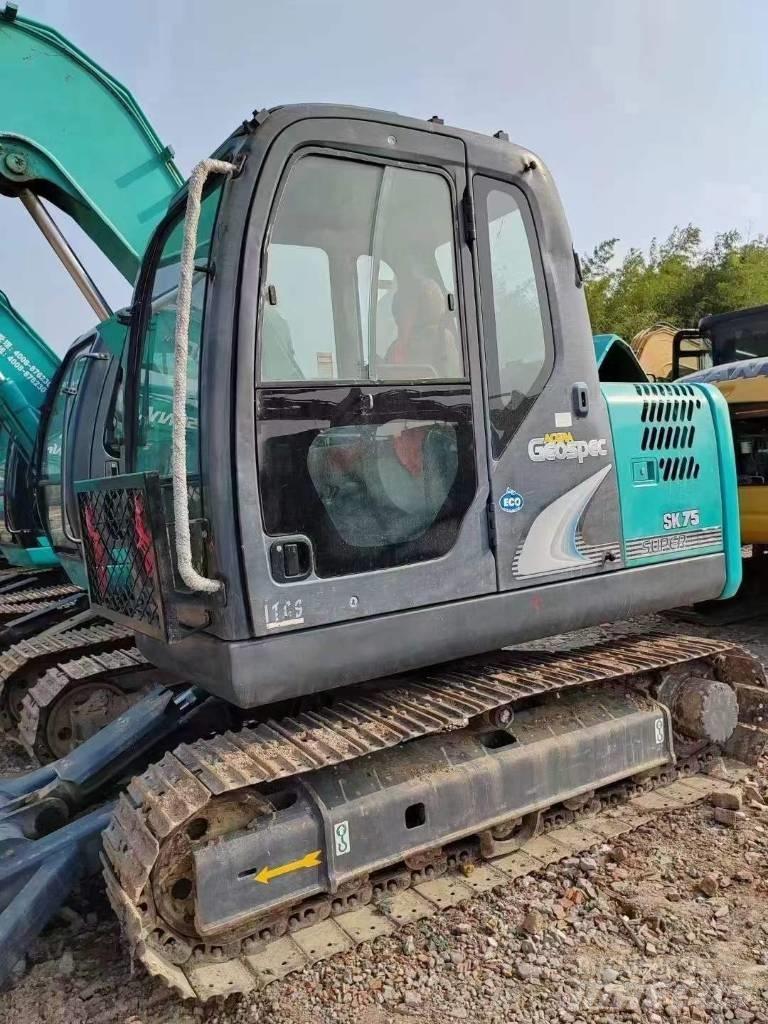 Kobelco SK75 Lánctalpas kotrók