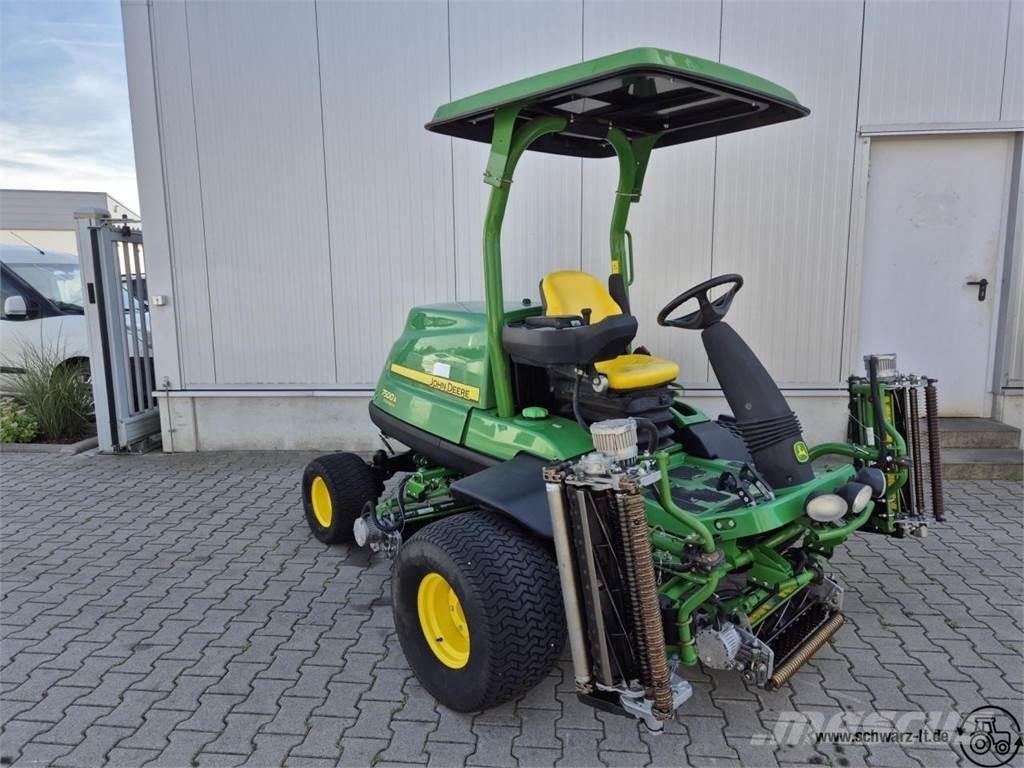 John Deere 7500A Golfkocsik