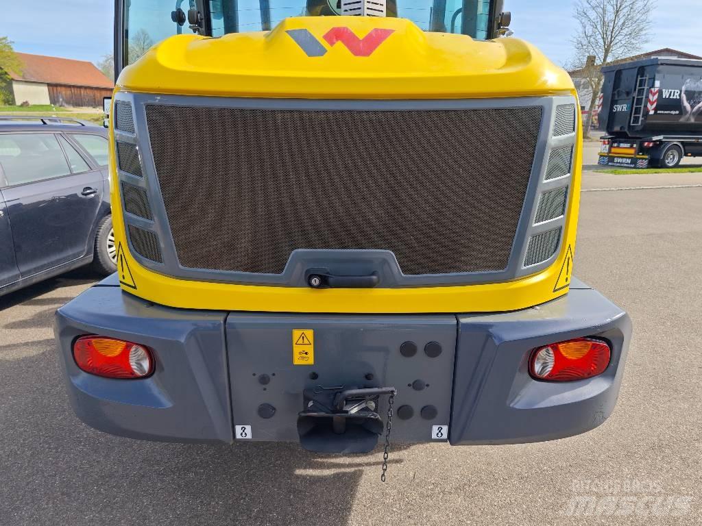 Wacker Neuson WL 60 Gumikerekes homlokrakodók