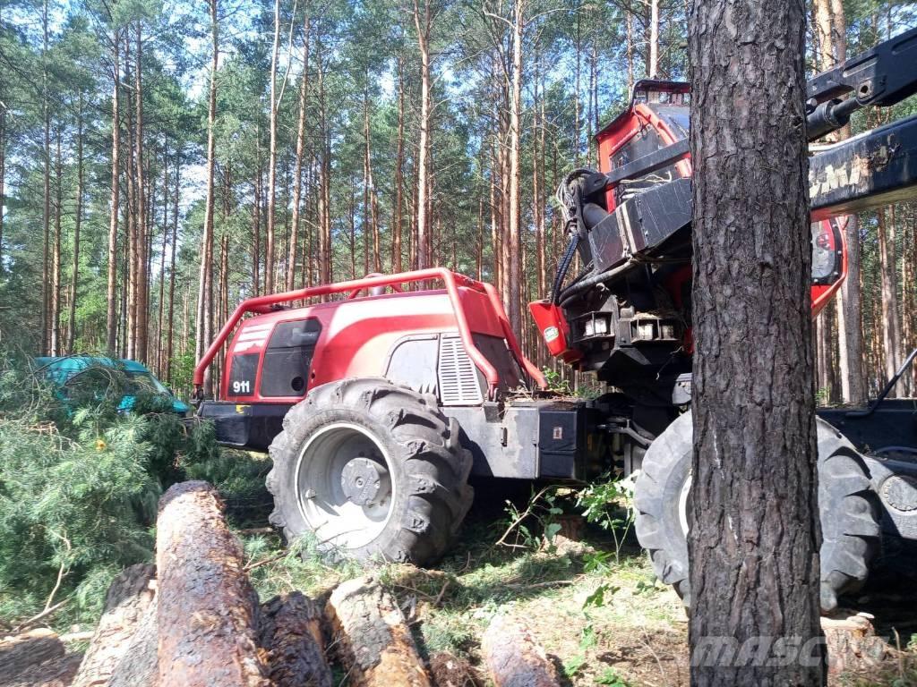 Komatsu 911.6 Betakarítók