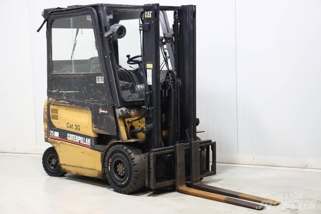 CAT EP25KPAC Elektromos targoncák